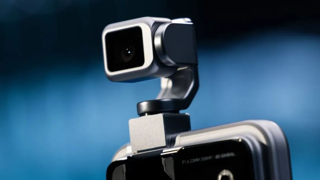 一万个理由放弃，一个“敢”字撑起Robot Phone